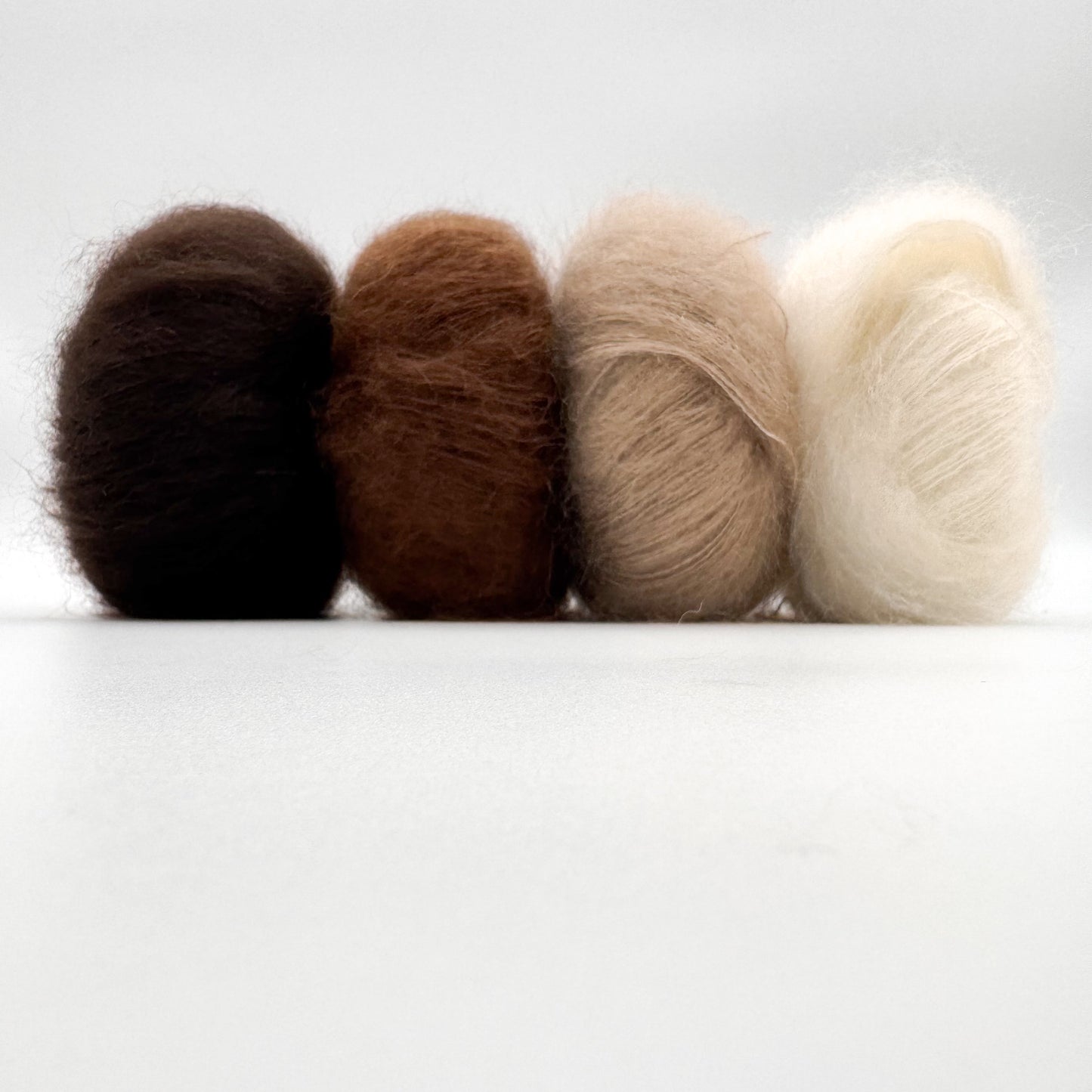 Mohair Sport Garn in der Farbe Nussbraun – Superkid-Mohair und Seide von A Knitters World