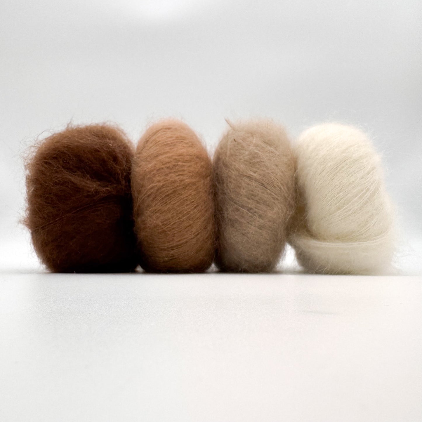 Mohair Sport Garn in der Farbe Nussbraun – Superkid-Mohair und Seide von A Knitters World