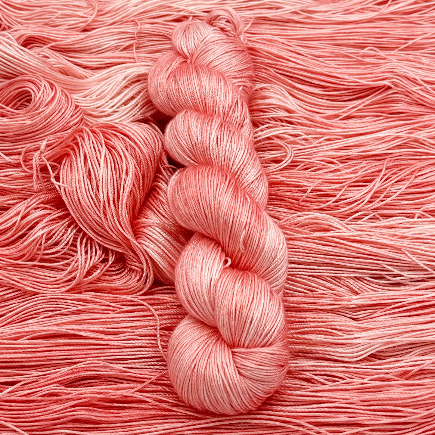 100% Mulberry Silke - Beautiful Coral Light - A Knitters World