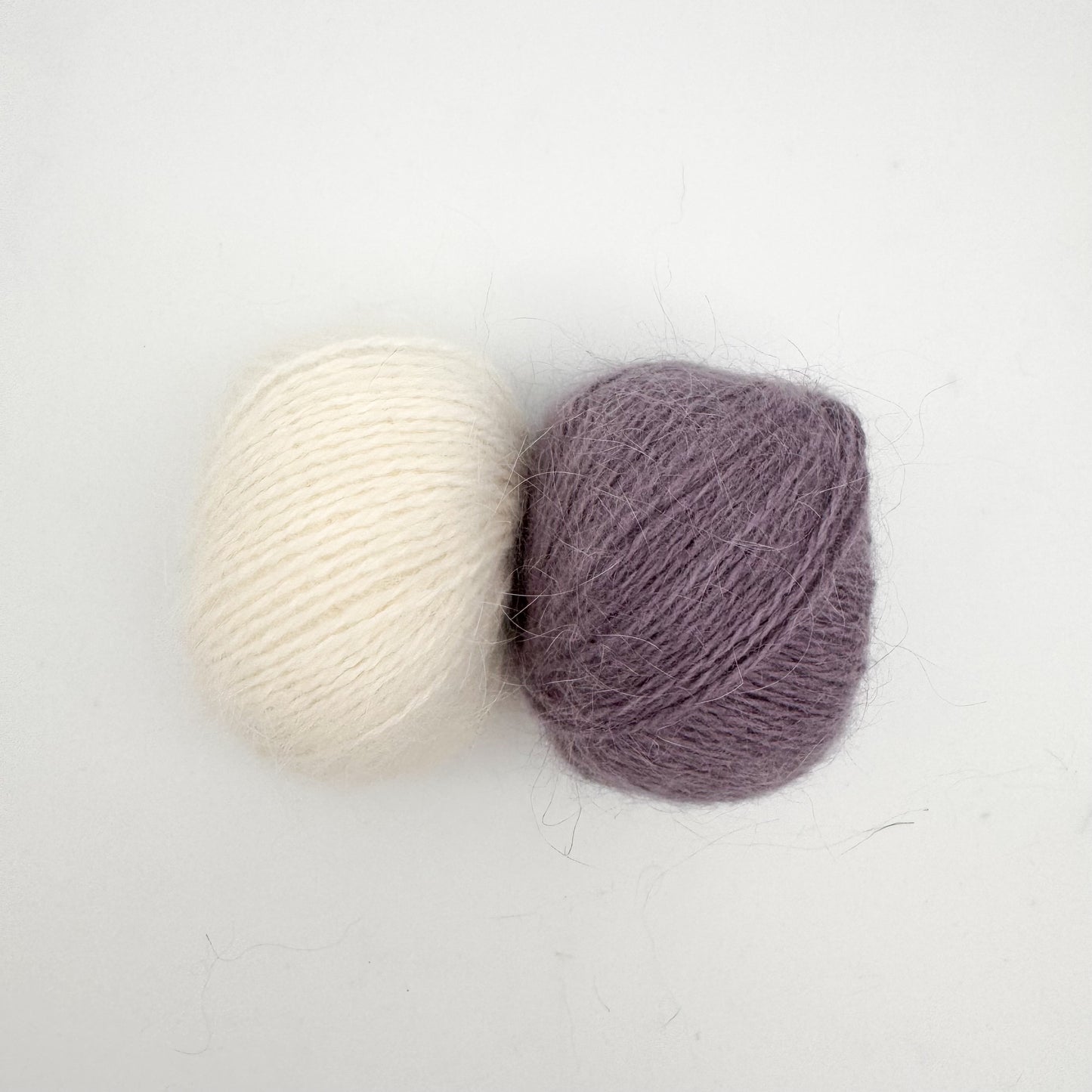 Fluffy angora garn i farven Lavender – AKW Skala B luksusgarn fra A Knitters World