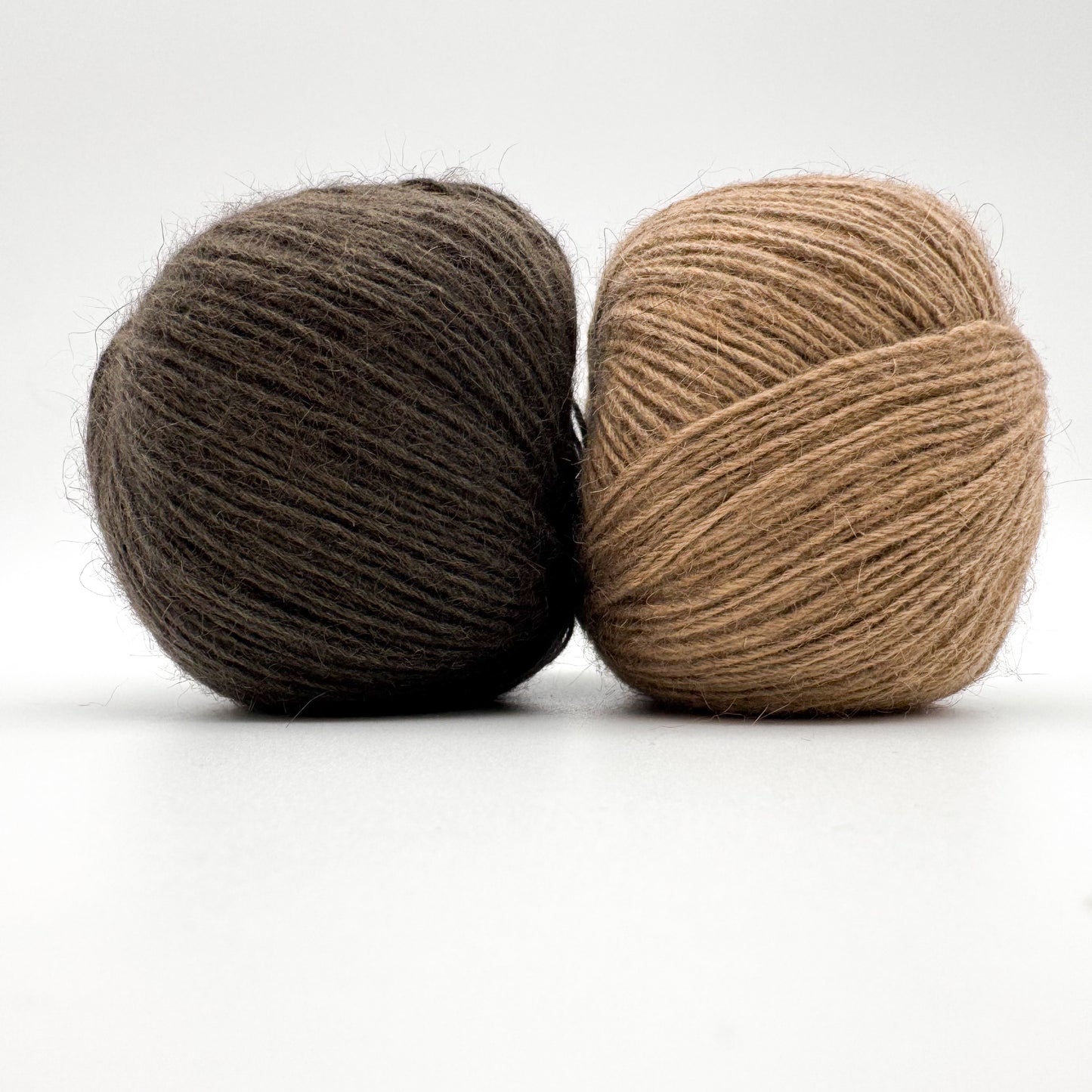Possum garn i farven Coffee – AKW Skala A luksusgarn med cashmere og mulberry silke